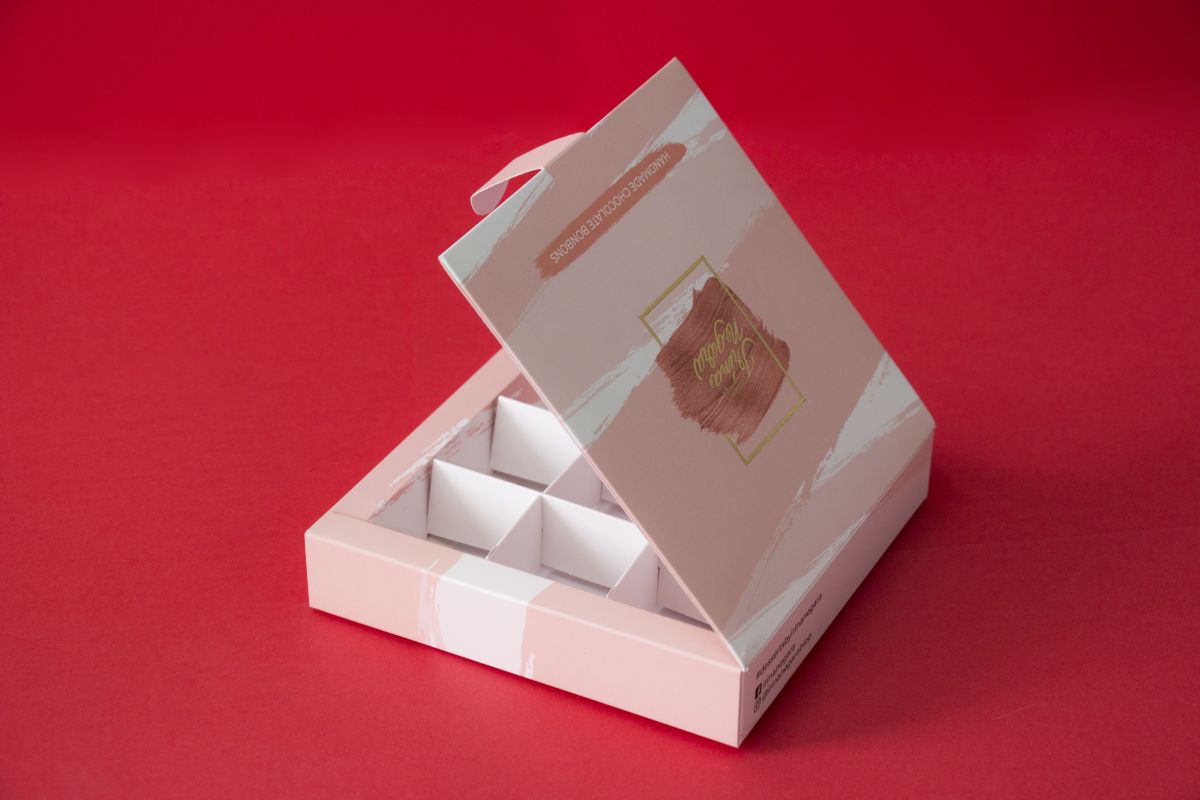 Cutie de carton pentru bomboane